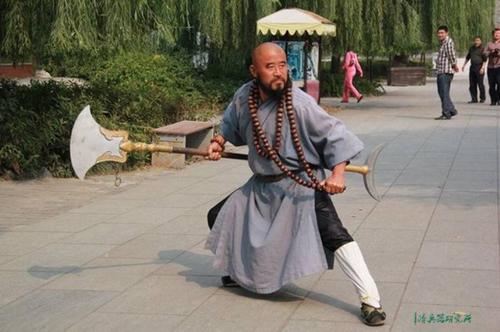 沙僧和鲁智深为何独爱月牙铲?明明是农具怎么会演化成兵器?