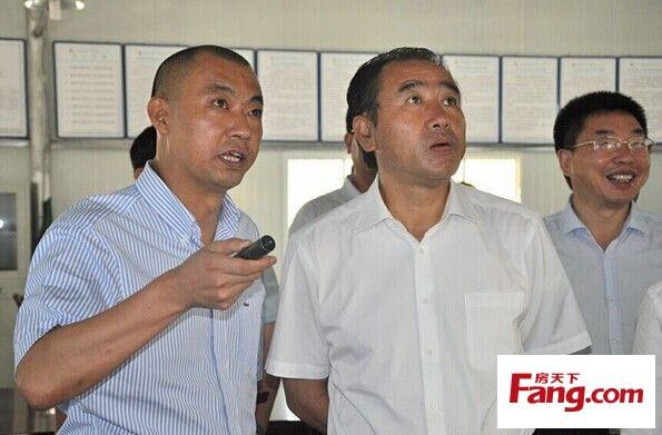 富康实业集团董事长黎斌介绍项目