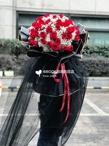 七夕必买礼物——52朵红玫瑰77满天星_礼物_红玫瑰