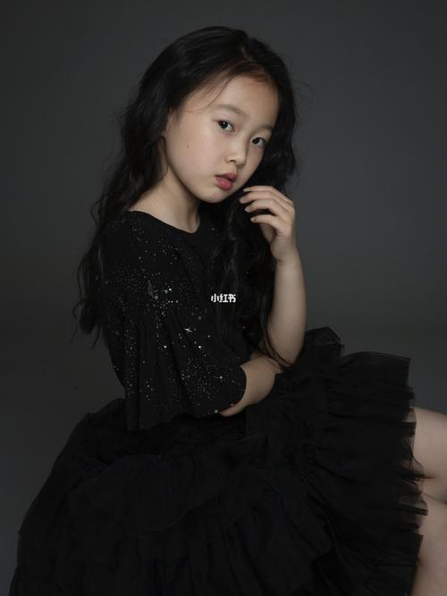 91十岁的小朋友心思已经开始有了,拍照片不适合花里胡哨,也不适合