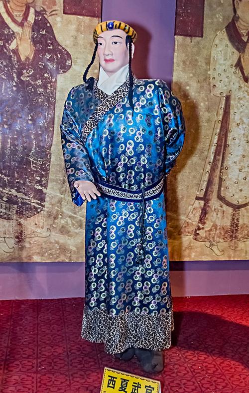 西夏王朝官员雕像建筑景观