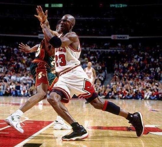 nba球星跟腱长度分4个等级:卡特a级,詹姆斯s级,那sss有多猛?