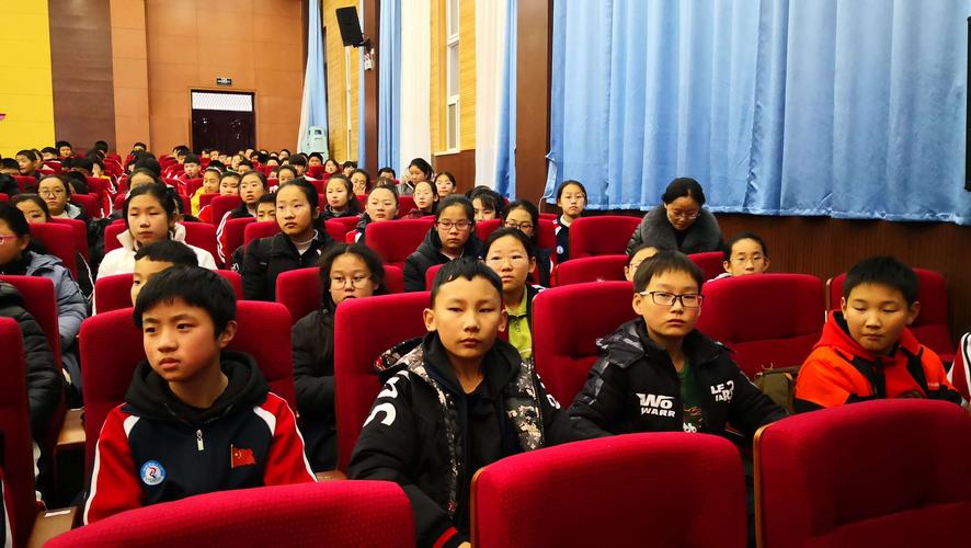 泗水县"戏曲文化进校园活动"在洙泗中学隆重举行.