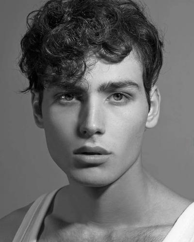 希腊超模大赛首次开放男模参赛甚至取消身高体重年龄的限制