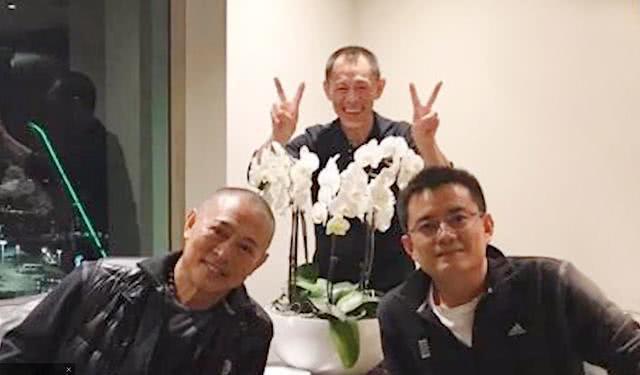 父亲因公去世,母亲和二哥患癌去世,你不知道的李连杰另一面人生