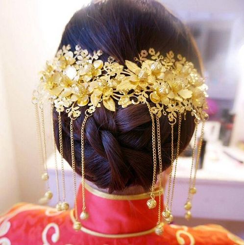 明星秀禾服新娘发型