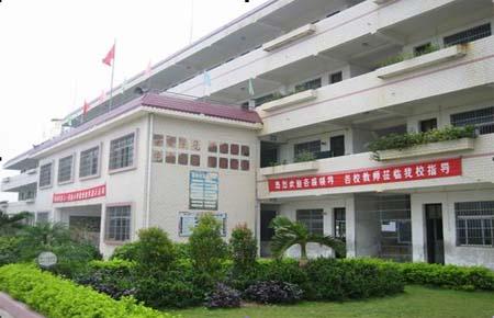 该校位于海南省 a href="#">儋州 /a>市西部225国道海榆(海口—榆林港