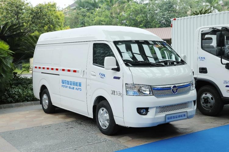 福田智蓝新能源目前推出三款定制化产品:轻卡和大van,中van,主要应用
