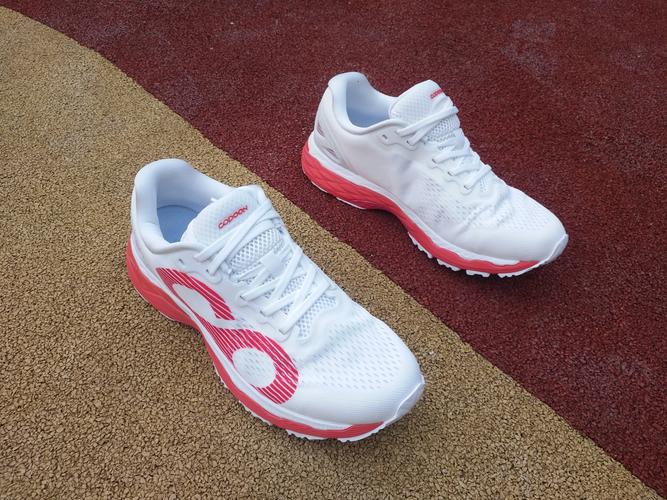 高颜值助力半马运动鞋,咕咚21k驭风跑鞋体验