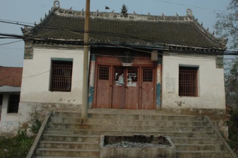 广阳古庙位于河南省项城市孙店镇广阳行政村广阳自然村中央,东西大街