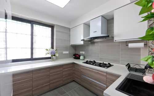 卧室白色飘窗美式风格装修图片