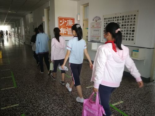 相约"六一",欢迎回家!——丰南一小六年级学生返校复学第一天纪实