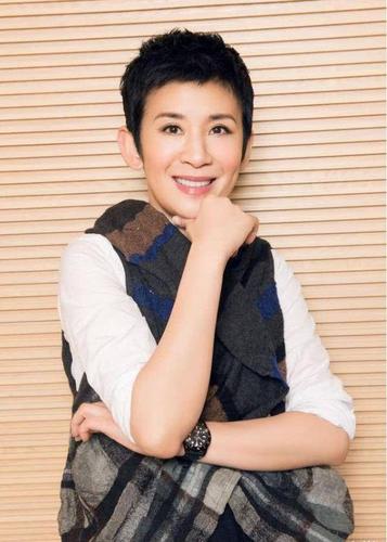 55岁吴君如,体重仅有90斤,为瘦身控糖多年,分享3个减肥妙招