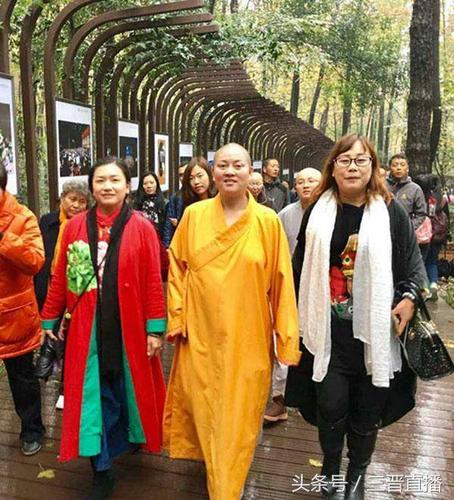 和中国第一比丘尼明道法师一起