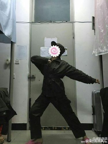 厉害了小鲜肉们 闽江学院新生穿上军训服变身革命小战士