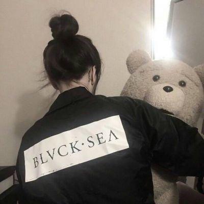 qq霸气照片女生超拽 背影