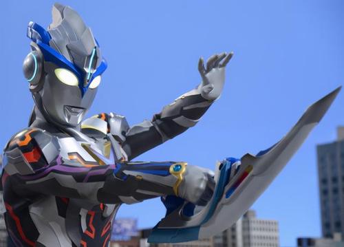 大地开始学习中文了,艾克斯奥特曼扮演者高桥,中文小课堂开课啦