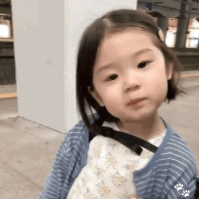 赞赏标签:gif可爱可爱女孩小女孩小孩小男孩微信萌娃