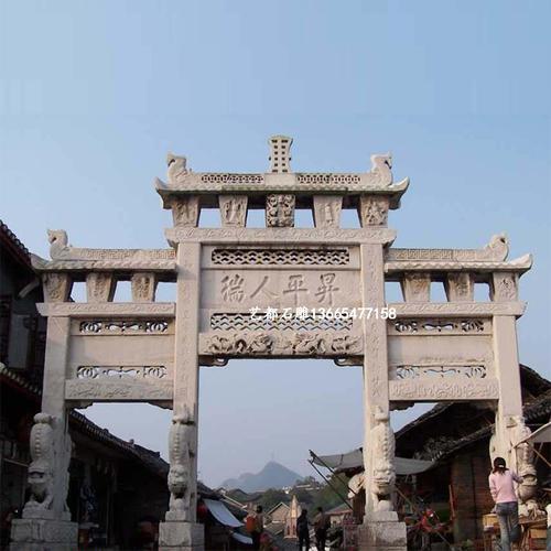 厂家制作石雕牌坊 户外园林景区村庄路口石牌楼 中式浮雕龙柱石门