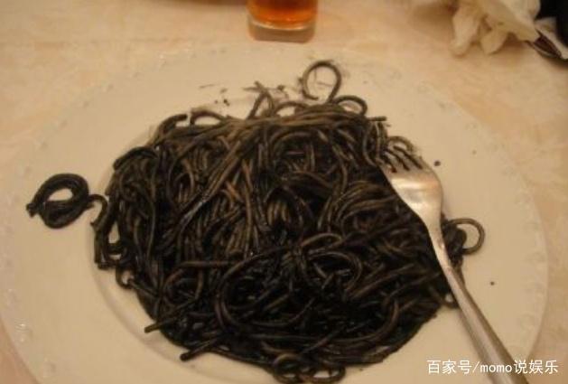 长得丑却被说好吃的食物,粉色咖喱不过分,像黑暗料理的面条是啥