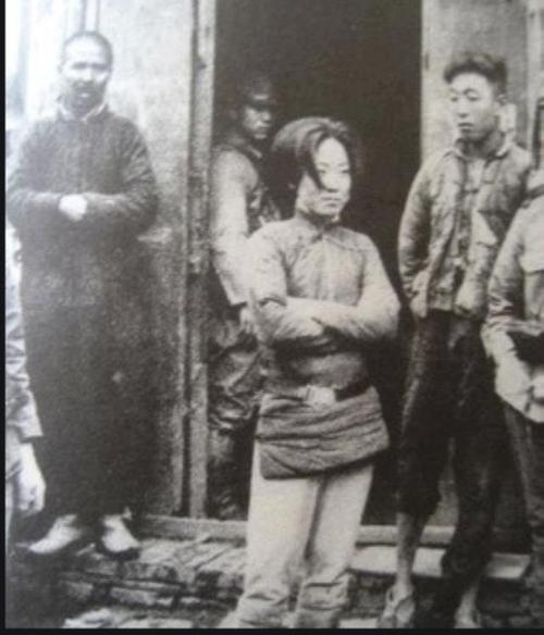 老照片 历史黑白照片 640_747