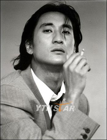  p>申贤俊(shin hyeon jun),1968年10月28日出生,毕业于韩国 a target