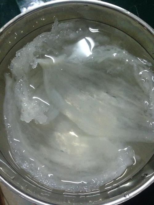 燕窝如何泡发燕窝需要泡发几个小时用什么水泡发