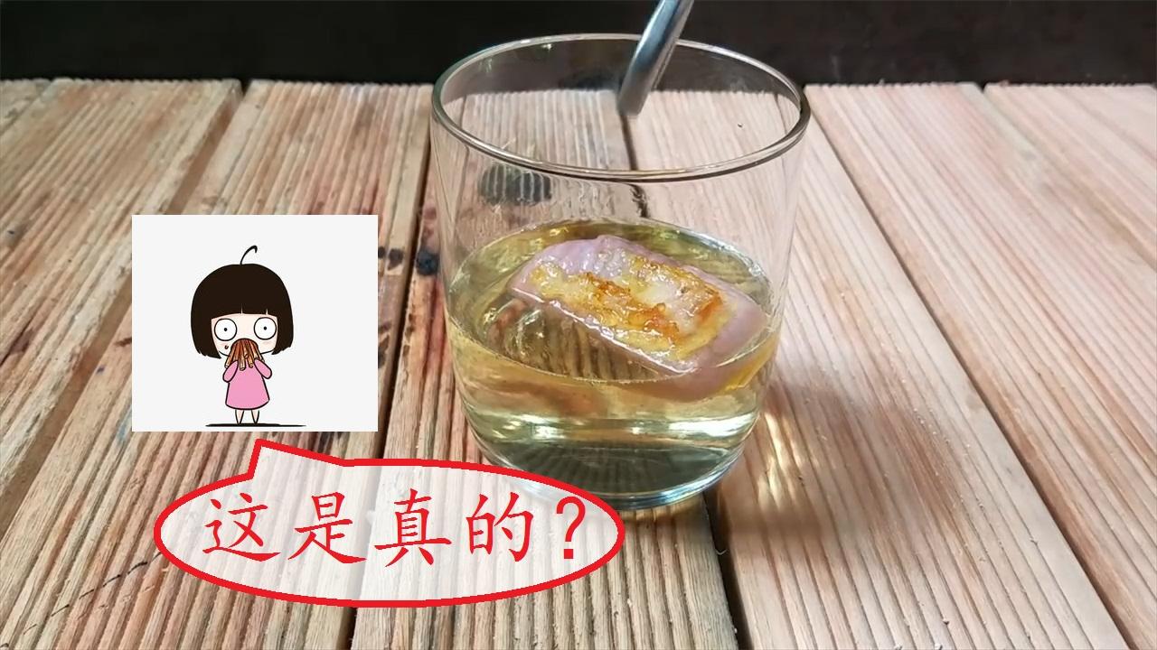 浓硫酸有多恐怖?老外用猪肉做实验,一个晚上变为液体!