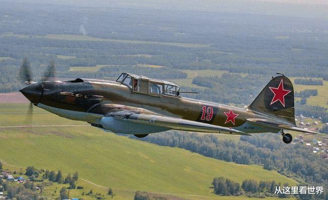 二战苏联伊尔-2攻击机,为什么会被称为"飞行坦克"?