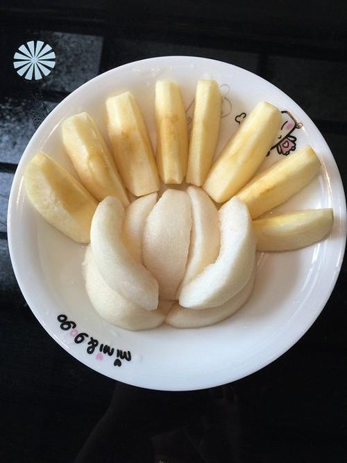 苹果和梨拼盘