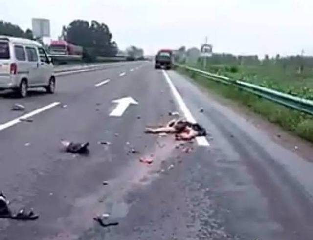 惨不忍睹!怀远龙亢发生严重车祸,现场都不敢看了