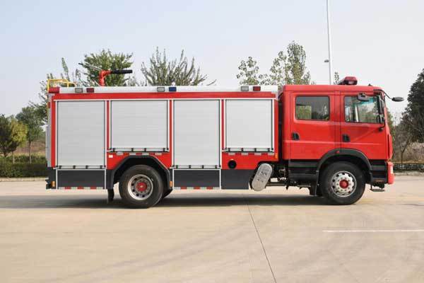 国6吉林延边东风多利卡d9_8方水罐消防车最好图片专业