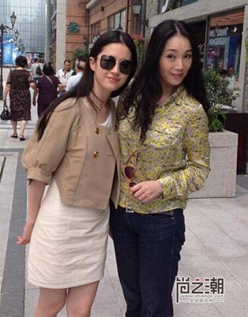 刘亦菲晒睡眠照清新自然 网友再曝刘亦菲整容前后照片