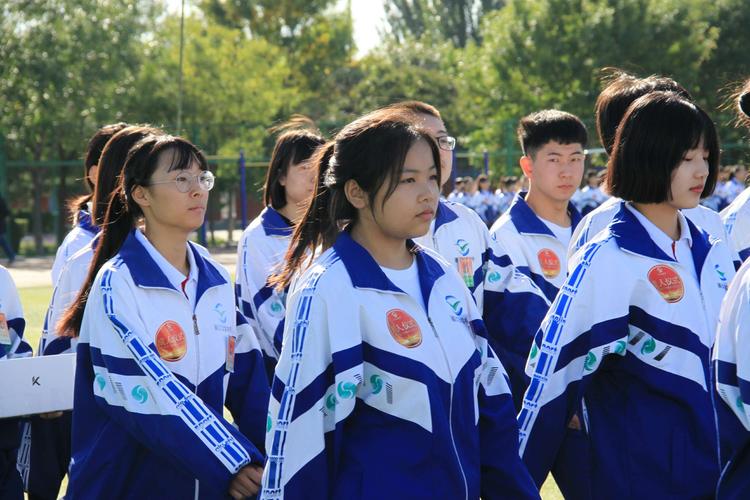 通辽实验中学高中部2017级成人仪式暨高考冲刺动员大会留念美好瞬间