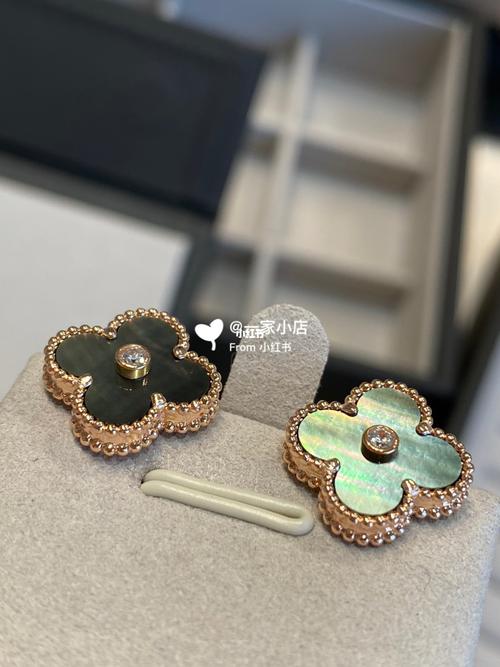 四叶草耳环_耳环_耳钉_四叶草耳钉_时尚_配饰