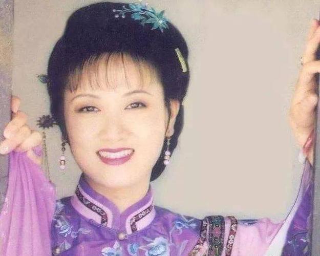凭借刘夫人一角,她再获金鹰奖最佳女配角奖.