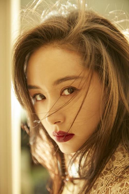 侧脸女神王子文