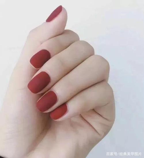 2021最新款简约小清新纯色美甲图片,清透雅致,显手白才是王道!