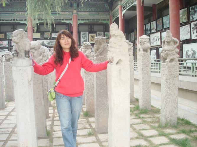 01,汉族,讲师,硕士研究生,集宁师范学院美术系任教.