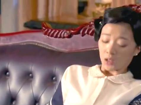 烽火佳人:佟毓婉倒在杜允唐身上,意乱情迷险些吻上她 07:09 烽火佳人