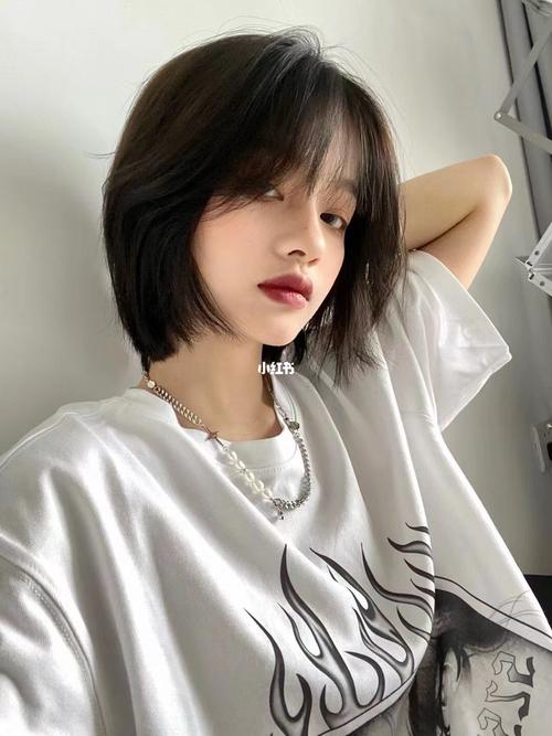 学生 清爽女生清爽短发发型短发美女自然清爽短发清爽短发女生好看