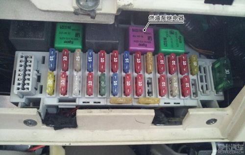 燃油泵继电器发热 有点烫手