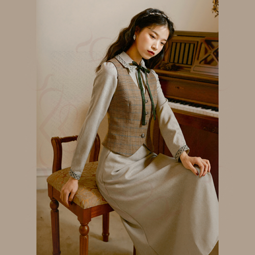 特价英伦风女装学院风 裙子_复古民国风洋装连衣裙女格子马甲长裙子两