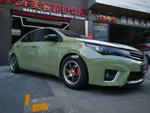 丰田卡罗拉全车水晶卡琪绿贴膜,满满的战斗气息,帅气哦[机智]