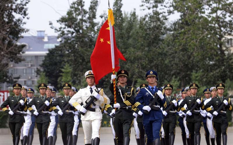 英姿飒爽的中国三军仪仗队