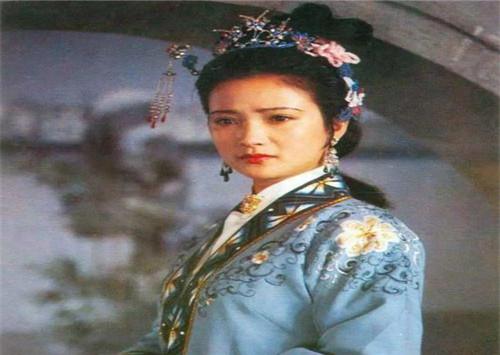 唯一演完四大名著的人,因太漂亮在车站被导演发掘,今57岁仍很美