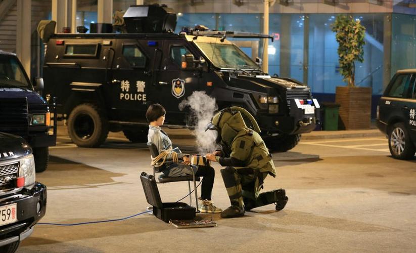 电视剧特警力量里的装甲车是什么车