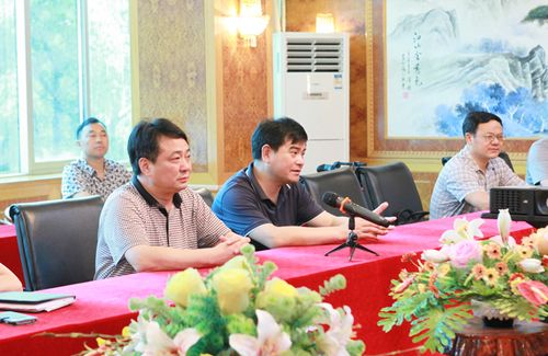 政企携手克时艰 助推福人快发展 -- 通城县县长办公会