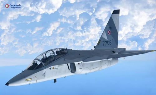 波兰空军聘请意大利著名摄影师拍摄m346教练机