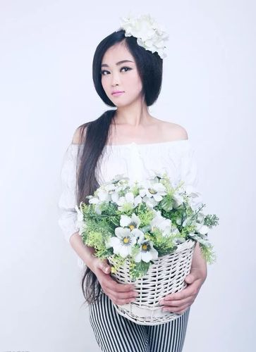 《丁香花》后面那个凄美的人间故事